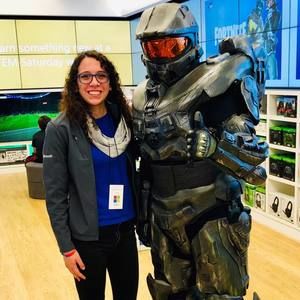 Meet your Posher, Larissa